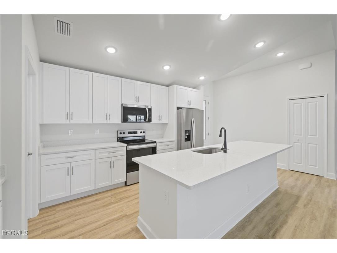 1217 SW 20th Street Cape Coral FL 33993 2025007972 image9