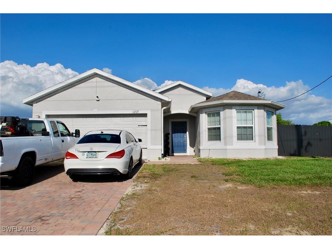 1217 Santa Barbara Boulevard N Cape Coral FL 33993 225064957 image1