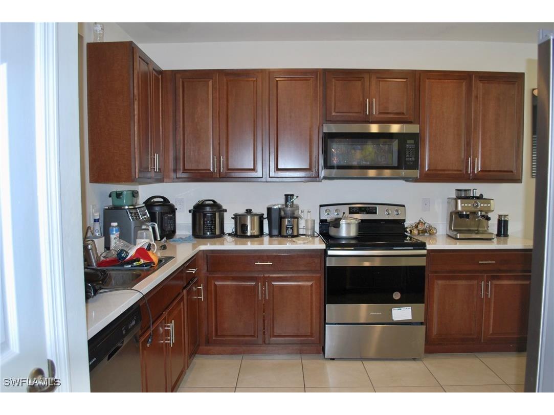 1217 Santa Barbara Boulevard N Cape Coral FL 33993 225064957 image5