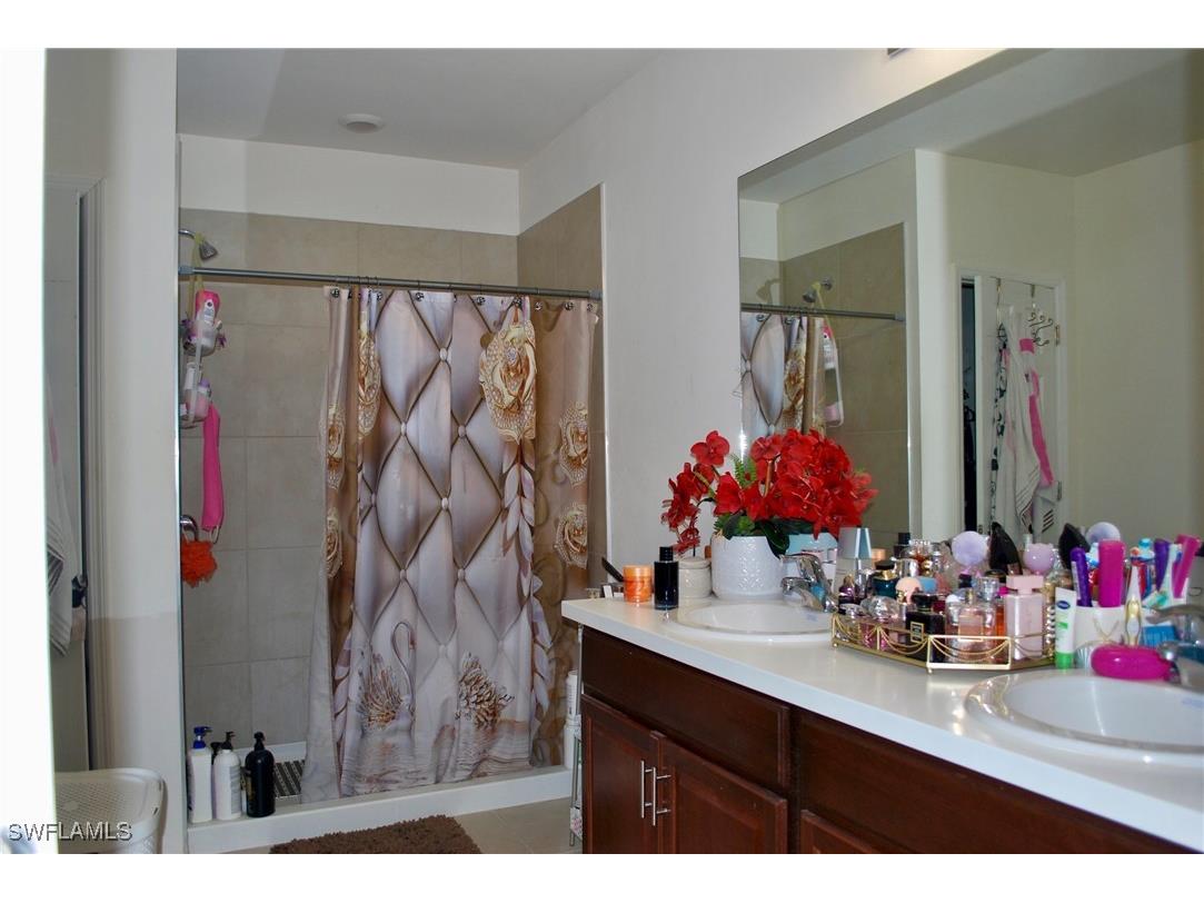 1217 Santa Barbara Boulevard N Cape Coral FL 33993 225064957 image7