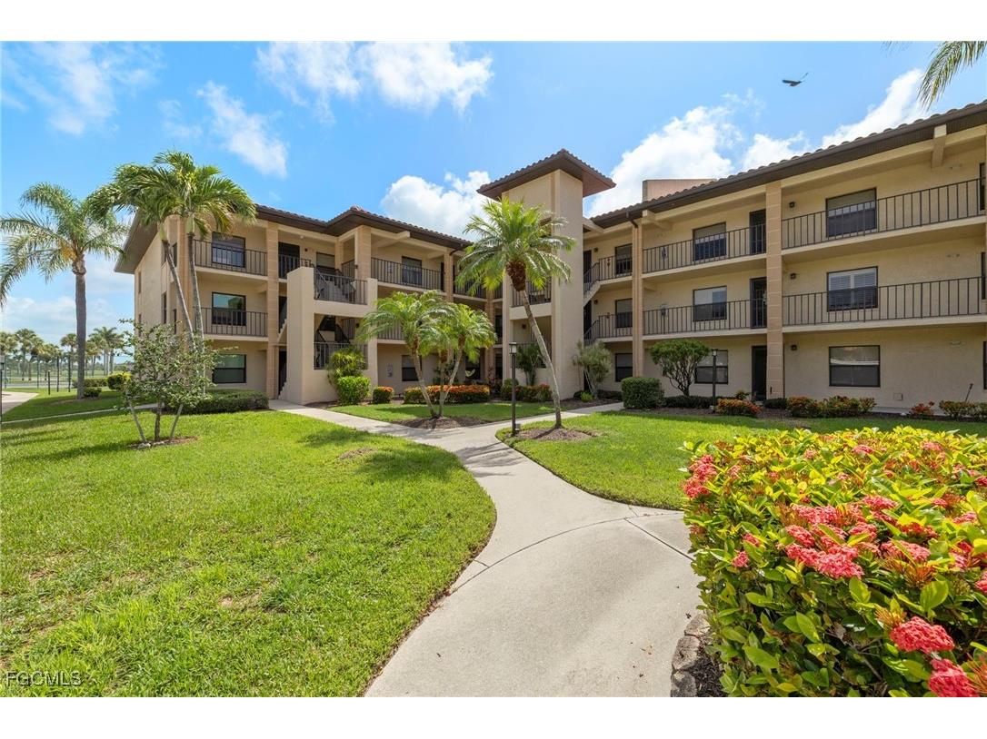 12170 Kelly Sands Way #721 Fort Myers FL 33908 2025024462 image1