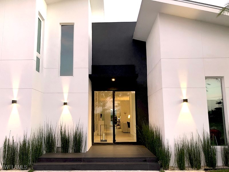 1218 14th Avenue N Naples FL 34102 226001590 image1