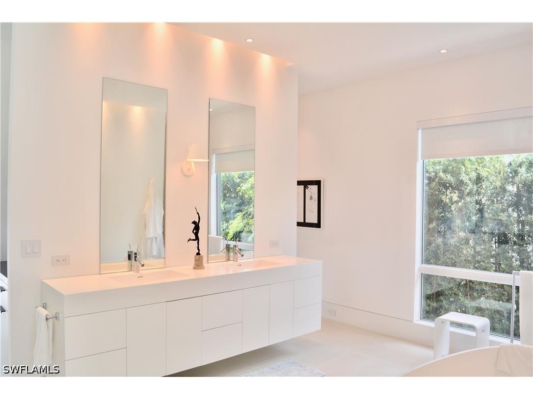 1218 14th Avenue N Naples FL 34102 226016846 image10