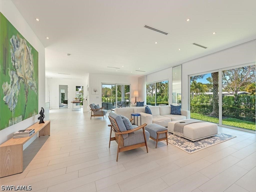 1218 14th Avenue N Naples FL 34102 226016846 image4