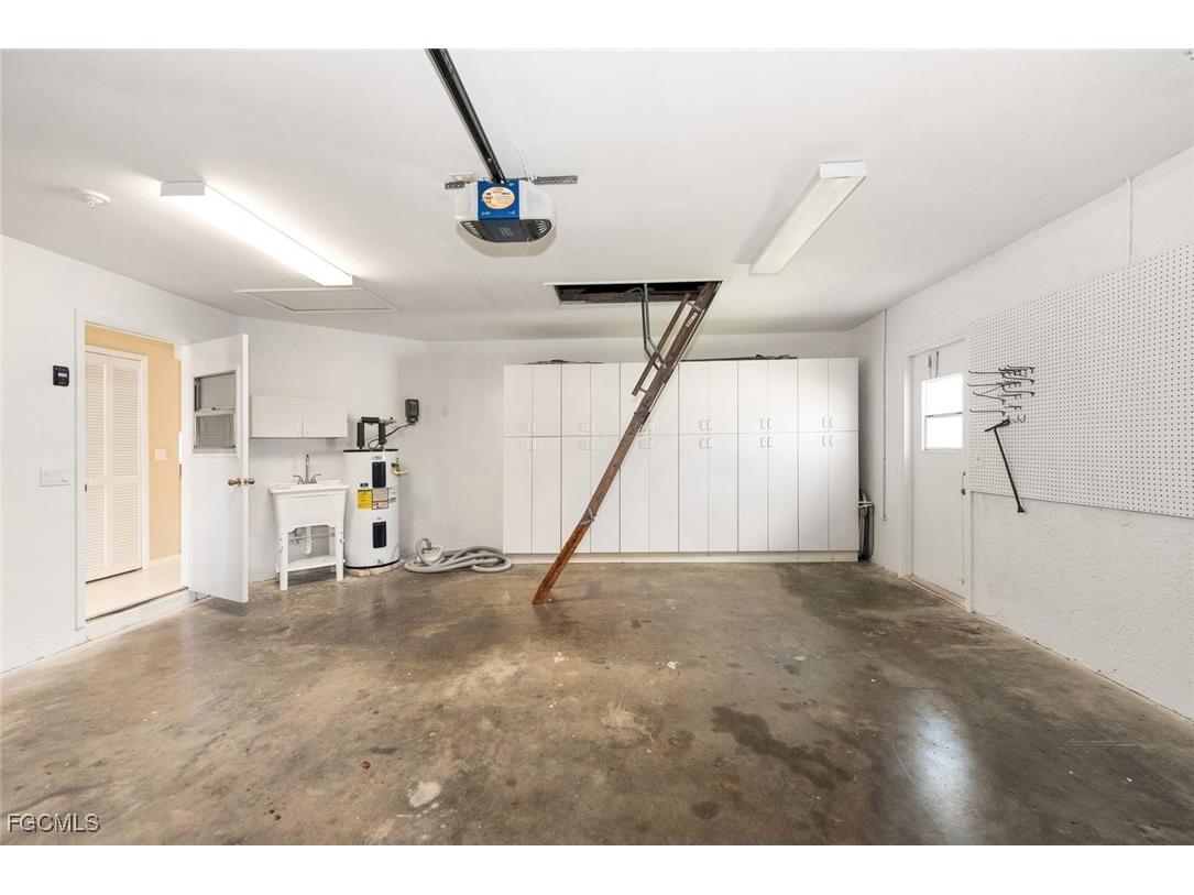 1218 SE 30th Terrace Cape Coral FL 33904 2025014732 image1