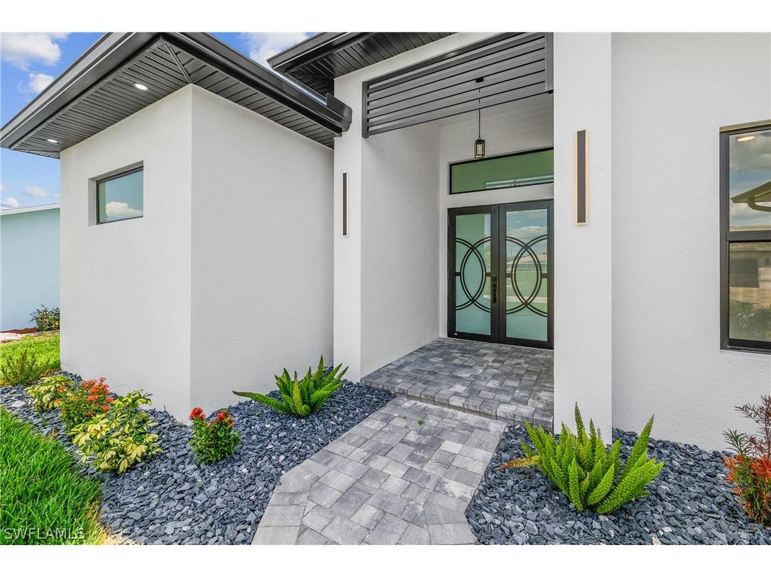 1218 SW 3rd Avenue Cape Coral FL 33991 224047041 image1