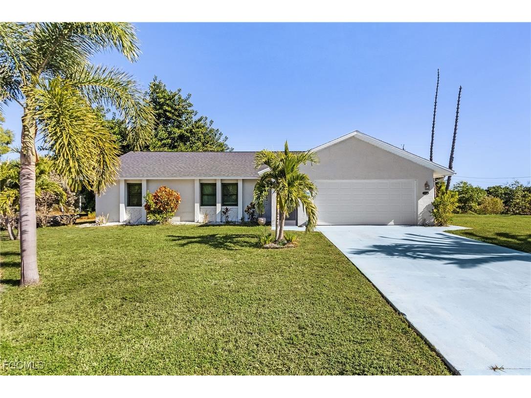 12184 Dolphin Road Bokeelia FL 33922 2026000416 image1