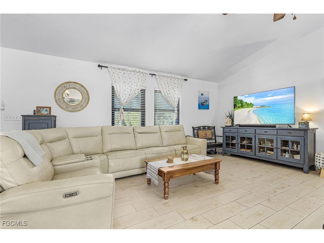 12184 Dolphin Road Bokeelia FL 33922 2026000416 image9