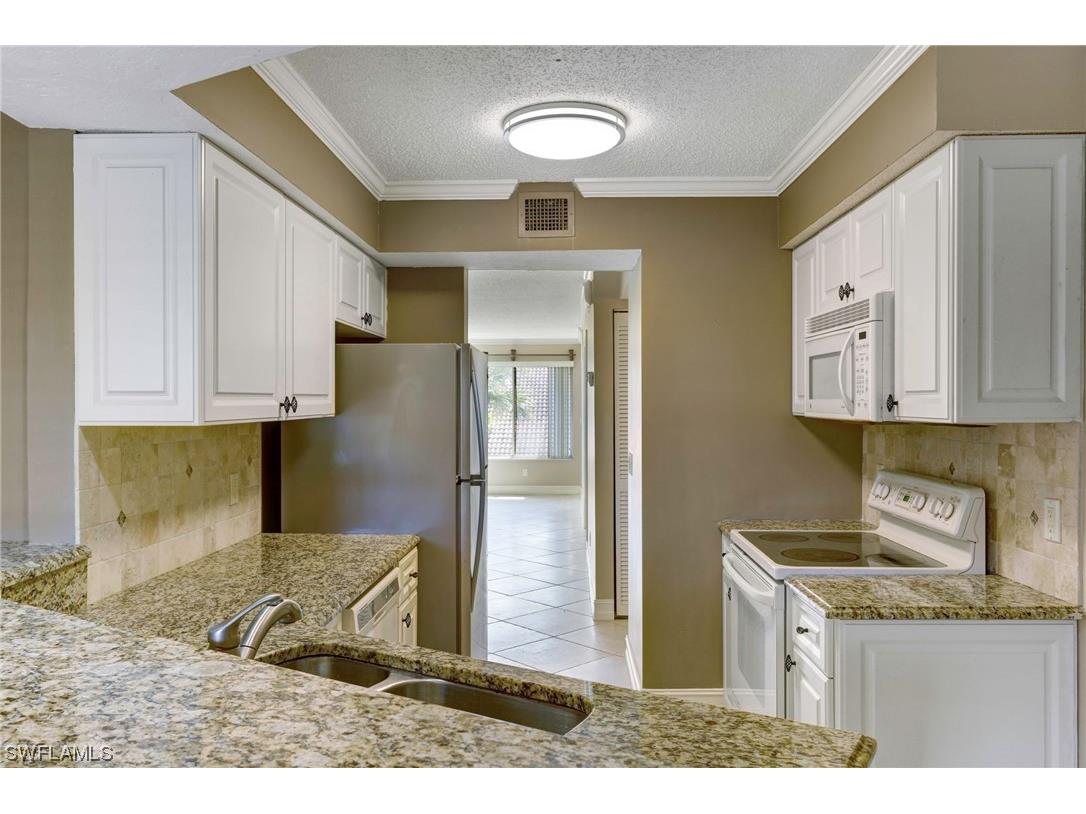 122 Cypress Way E #C4 Naples FL 34110 224020758 image1