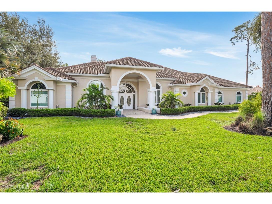 122 Edgemere Way S Naples FL 34105 224082027 image1