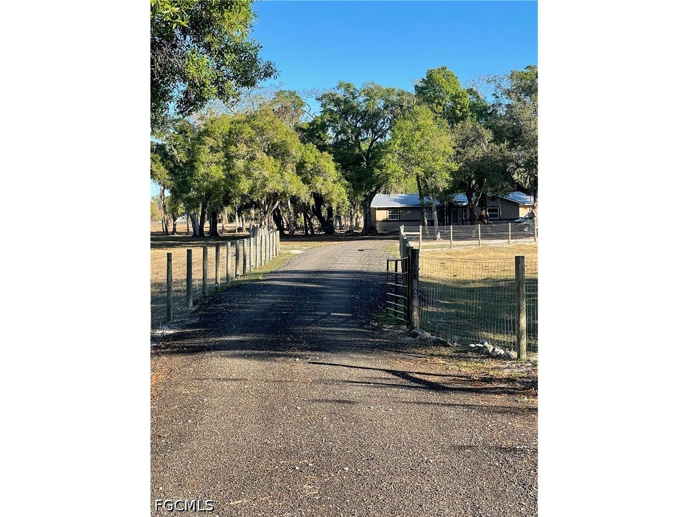 1220 A Road Labelle FL 33935 2026022552 image23