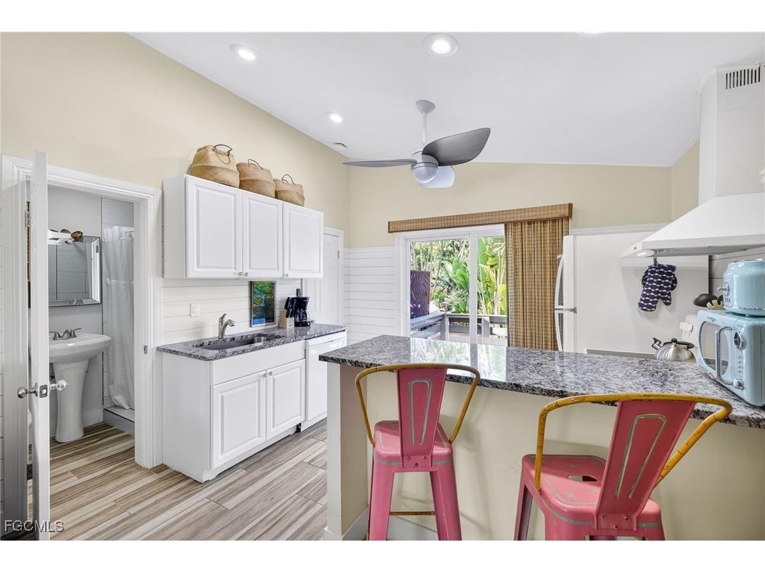 1220 Morningside Place Sanibel FL 33957 2025018629 image16