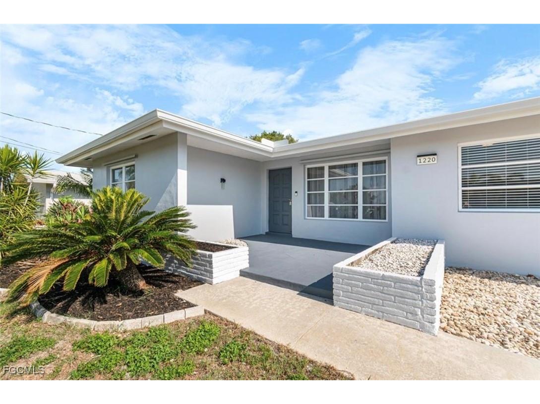 1220 SE 32nd Street Cape Coral FL 33904 2025021631 image1