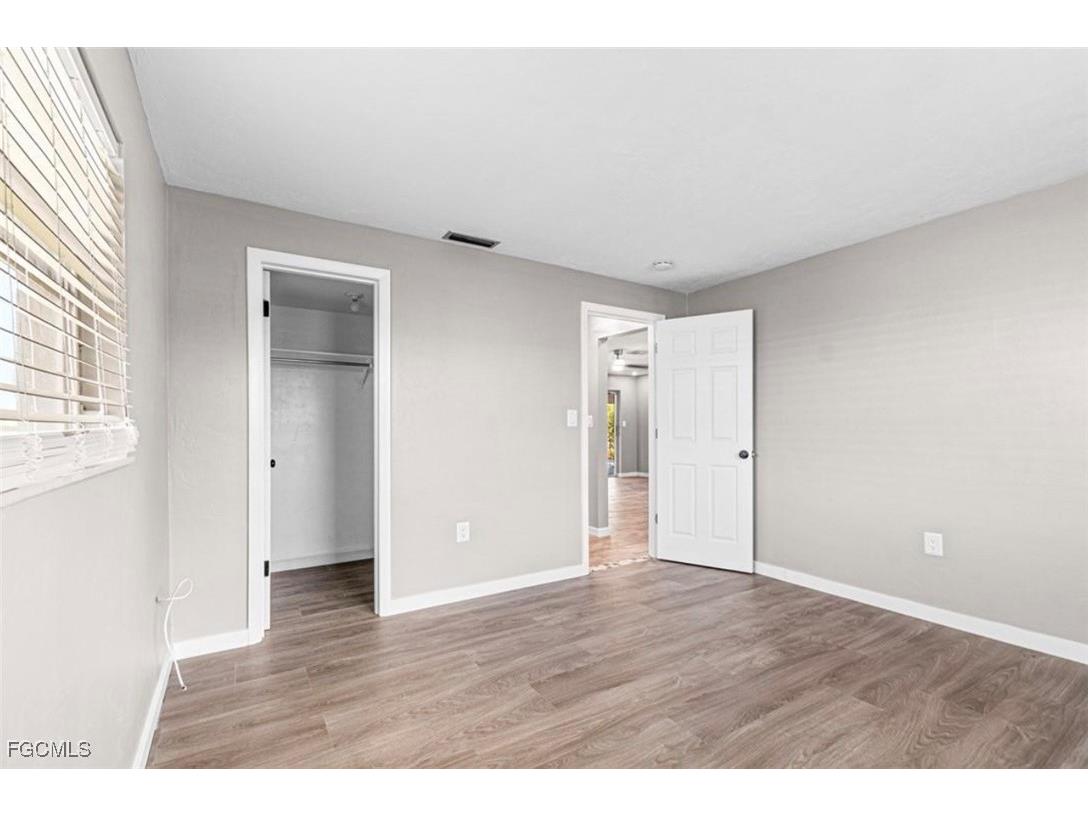 1220 SE 32nd Street Cape Coral FL 33904 2025021631 image20