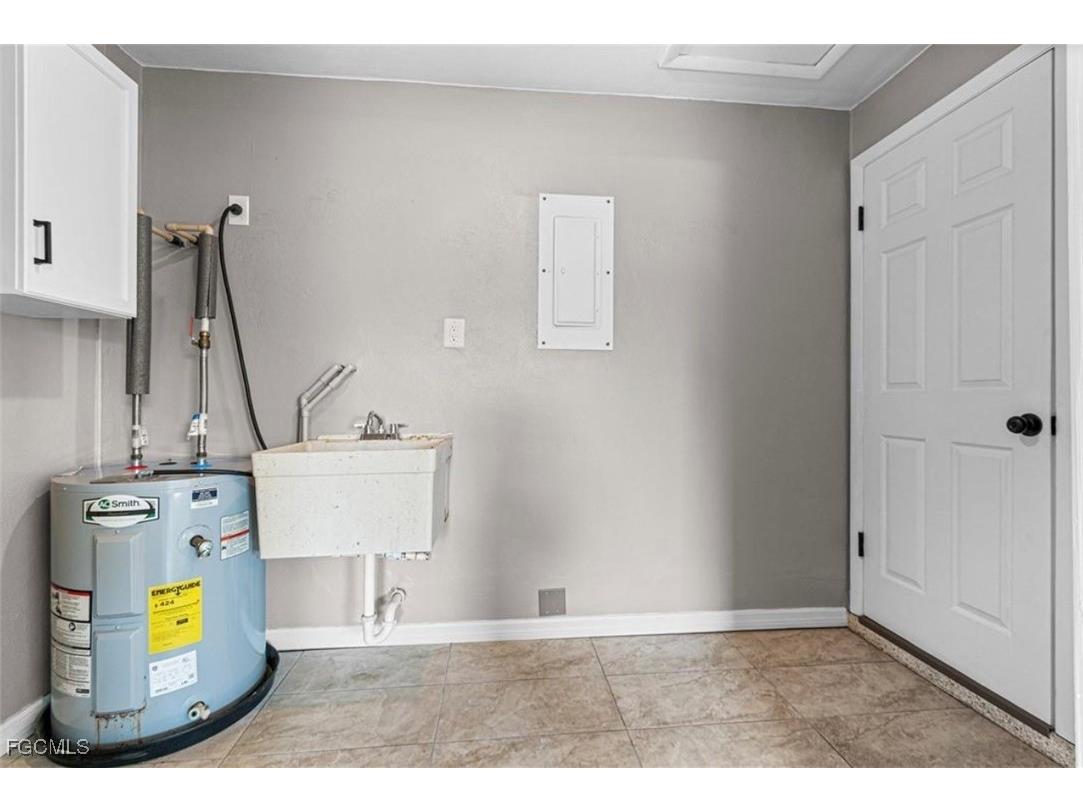 1220 SE 32nd Street Cape Coral FL 33904 2025021631 image44