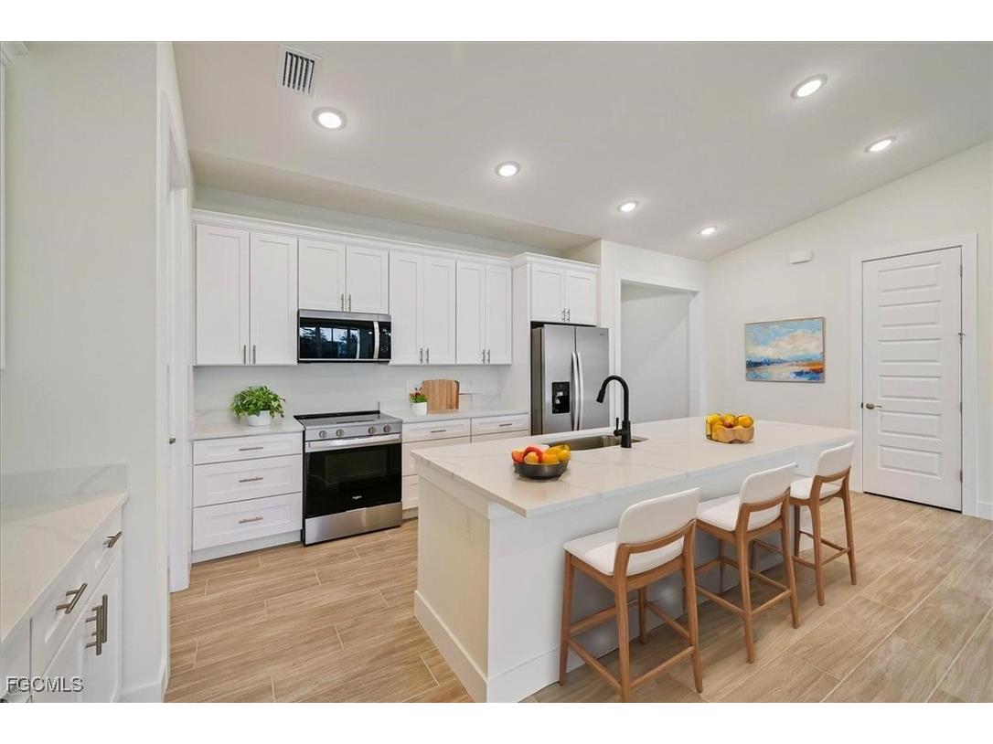 1220 SE 5th Terrace Cape Coral FL 33990 2025024857 image4