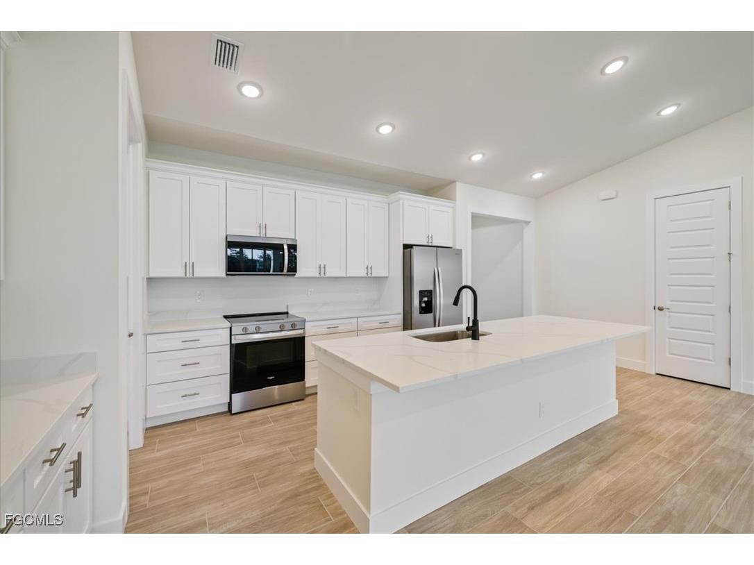 1220 SE 5th Terrace Cape Coral FL 33990 2025024857 image9