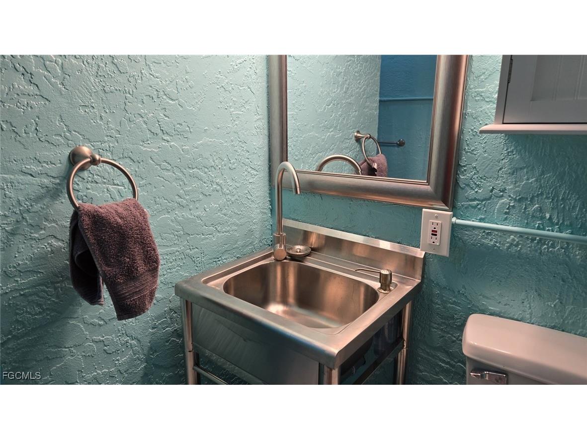 12208 Siesta Drive Fort Myers Beach FL 33931 2025008234 image24