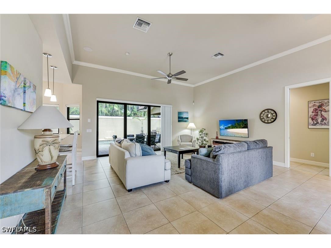 1221 Briarwood Court Naples FL 34104 226017906 image3