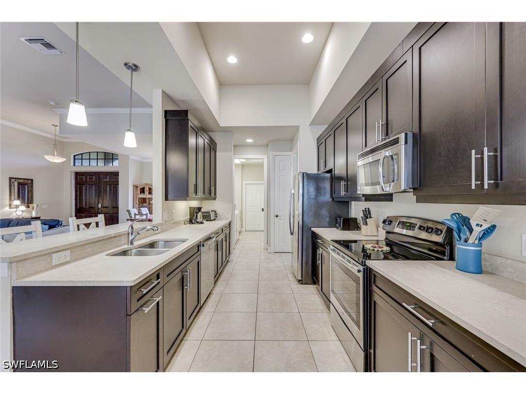 1221 Briarwood Court Naples FL 34104 226017906 image5