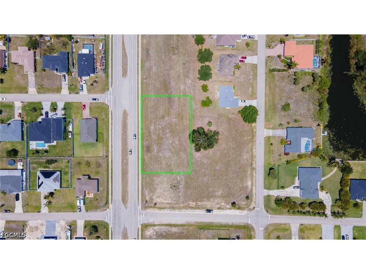 1221 Chiquita Boulevard S Cape Coral FL 33991 2026021234 image2