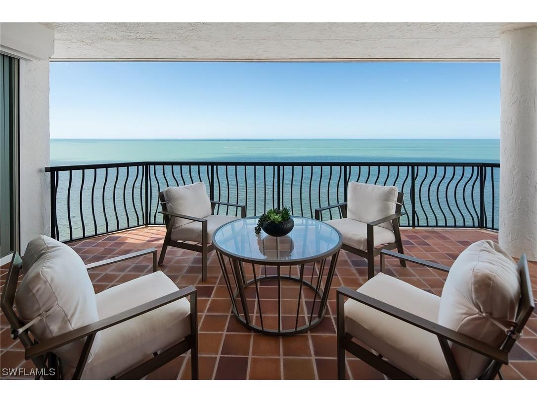 1221 Gulf Shore Boulevard N #902 Naples FL 34102 223065171 image1