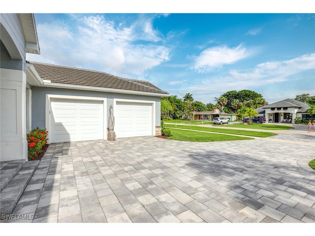 1221 La Faunce Way Fort Myers FL 33919 224056046 image4