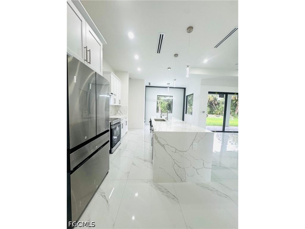 1221 Milwaukee Boulevard Lehigh Acres FL 33974 2026016374 image3