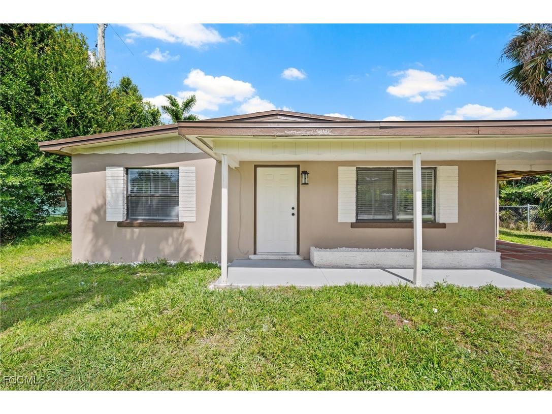 1221 Turner Street Fort Myers FL 33916 2025016207 image1