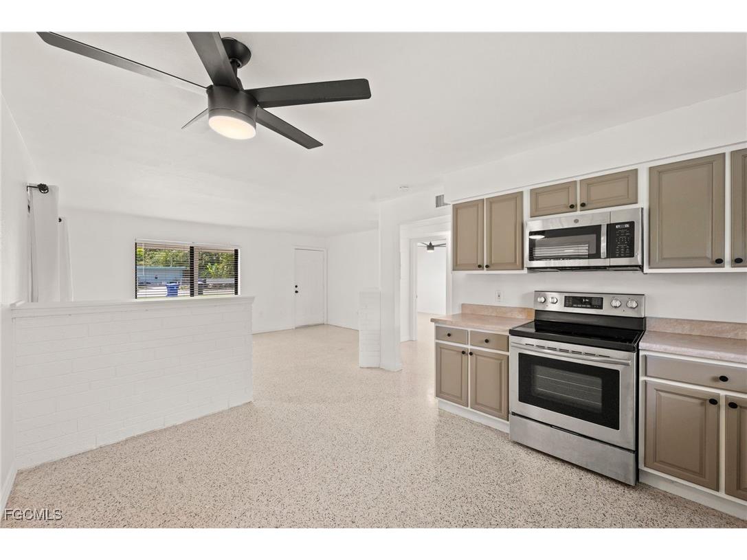 1221 Turner Street Fort Myers FL 33916 2025016207 image10