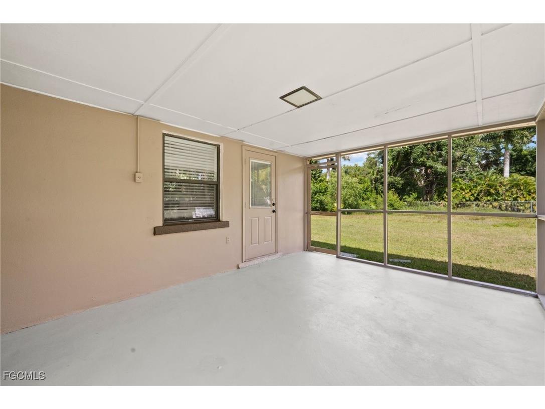 1221 Turner Street Fort Myers FL 33916 2025016207 image18
