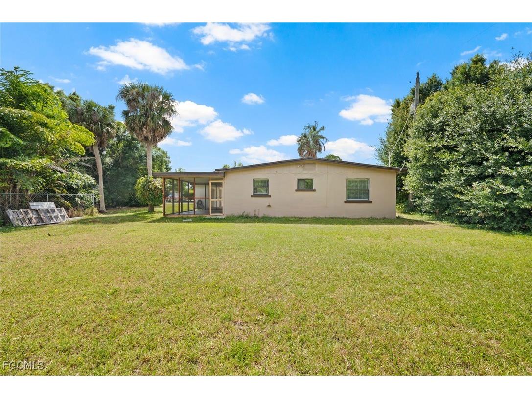 1221 Turner Street Fort Myers FL 33916 2025016207 image23