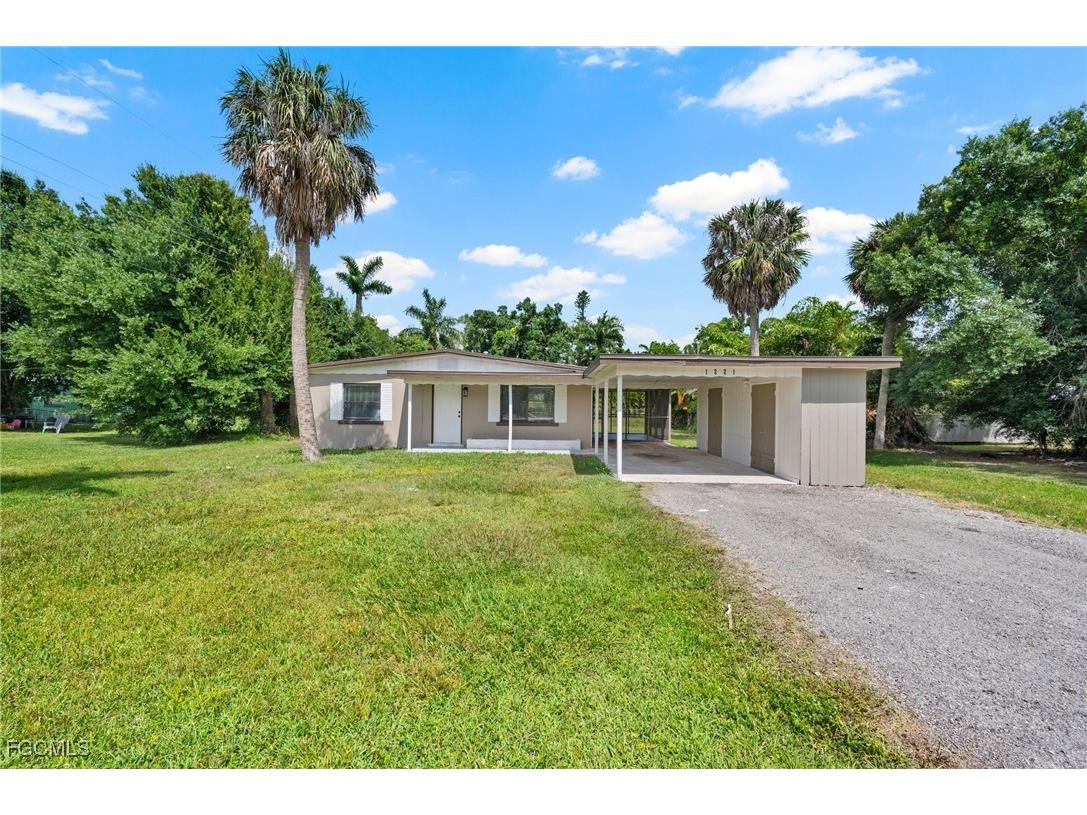 1221 Turner Street Fort Myers FL 33916 2025016207 image3