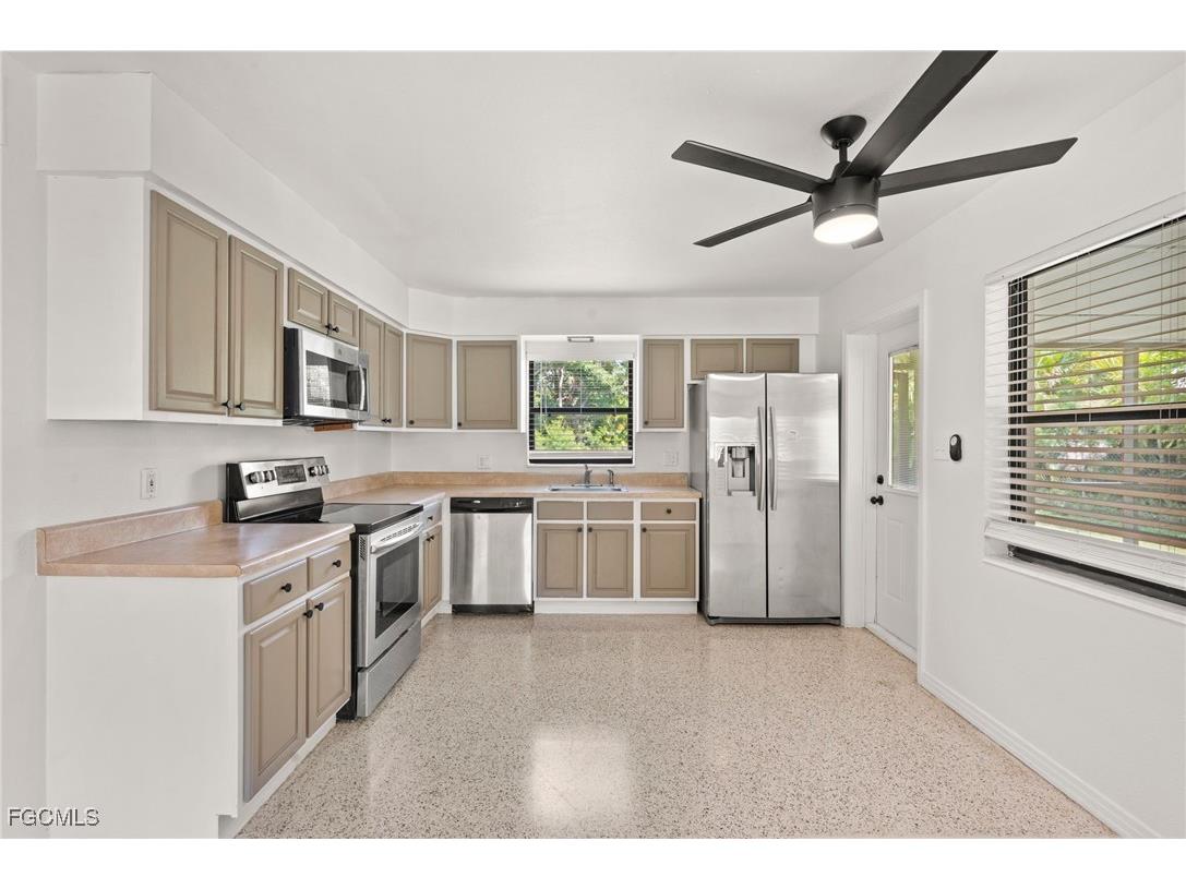 1221 Turner Street Fort Myers FL 33916 2025016207 image9