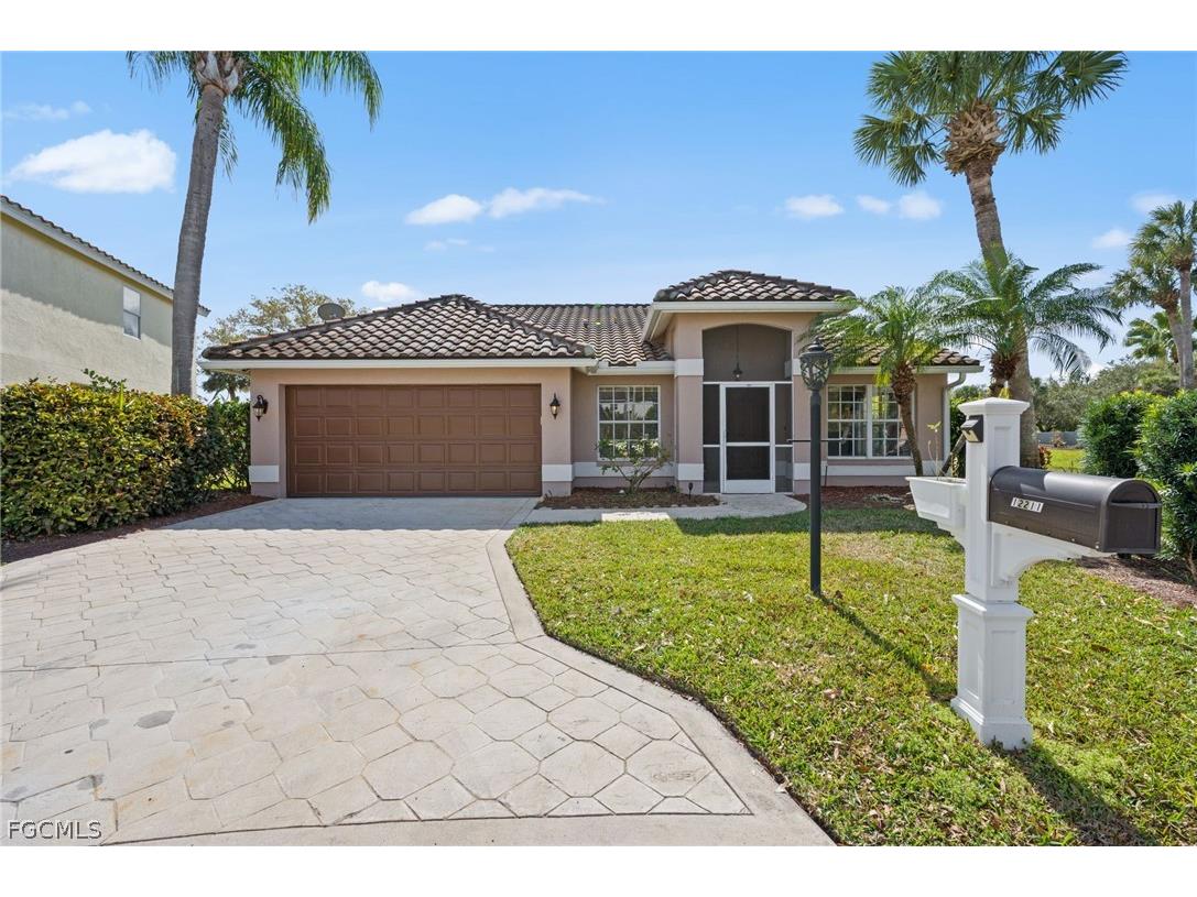 12211 Eagle Pointe Circle Fort Myers FL 33913 2025011466 image1