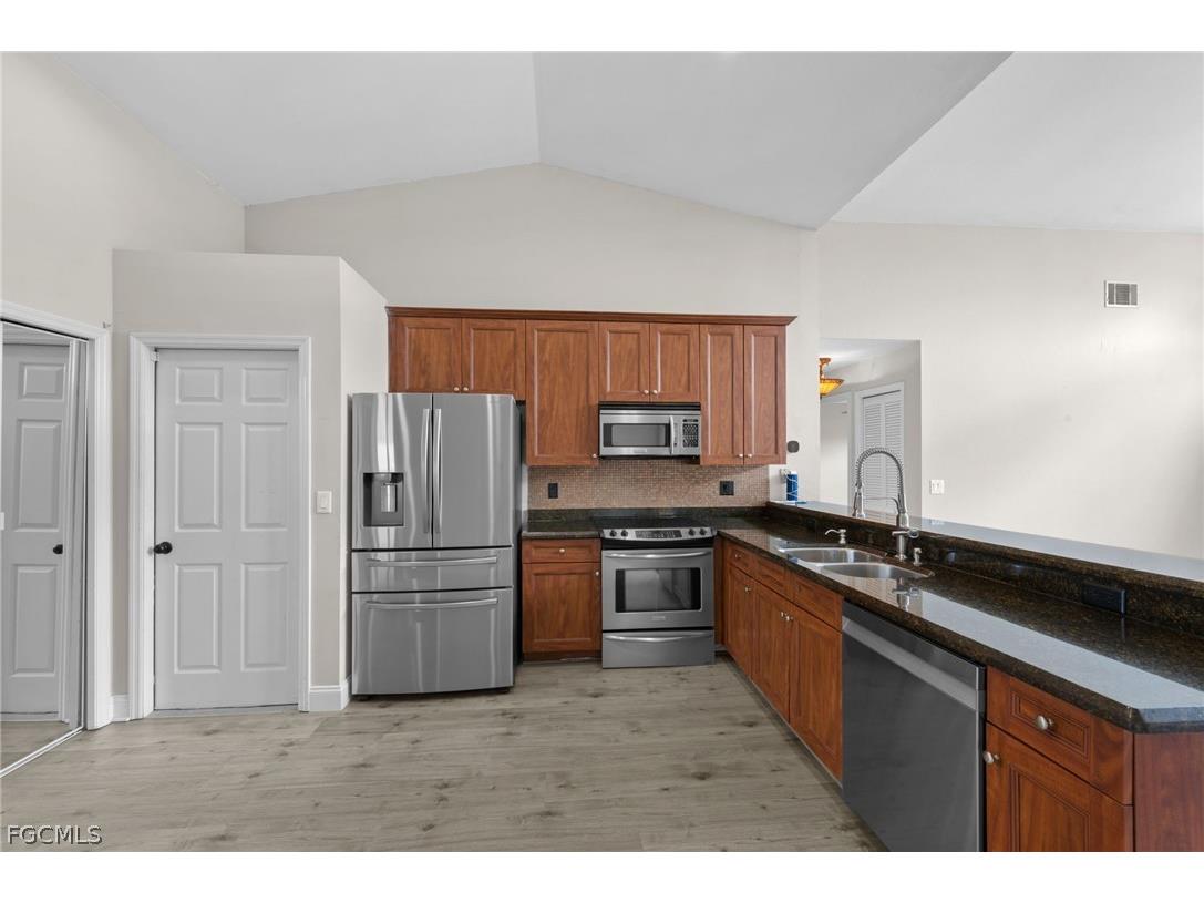 12211 Eagle Pointe Circle Fort Myers FL 33913 2025011466 image17