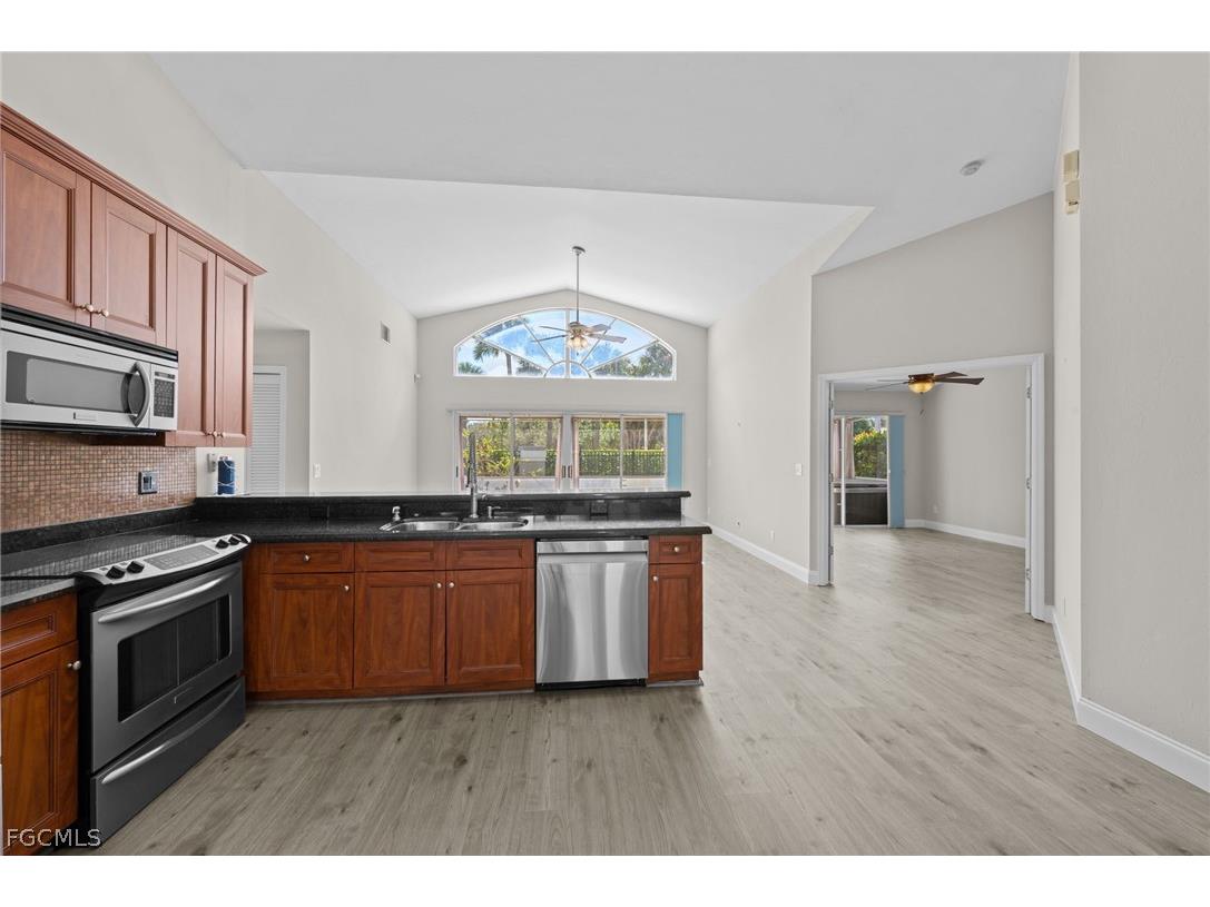 12211 Eagle Pointe Circle Fort Myers FL 33913 2025011466 image18