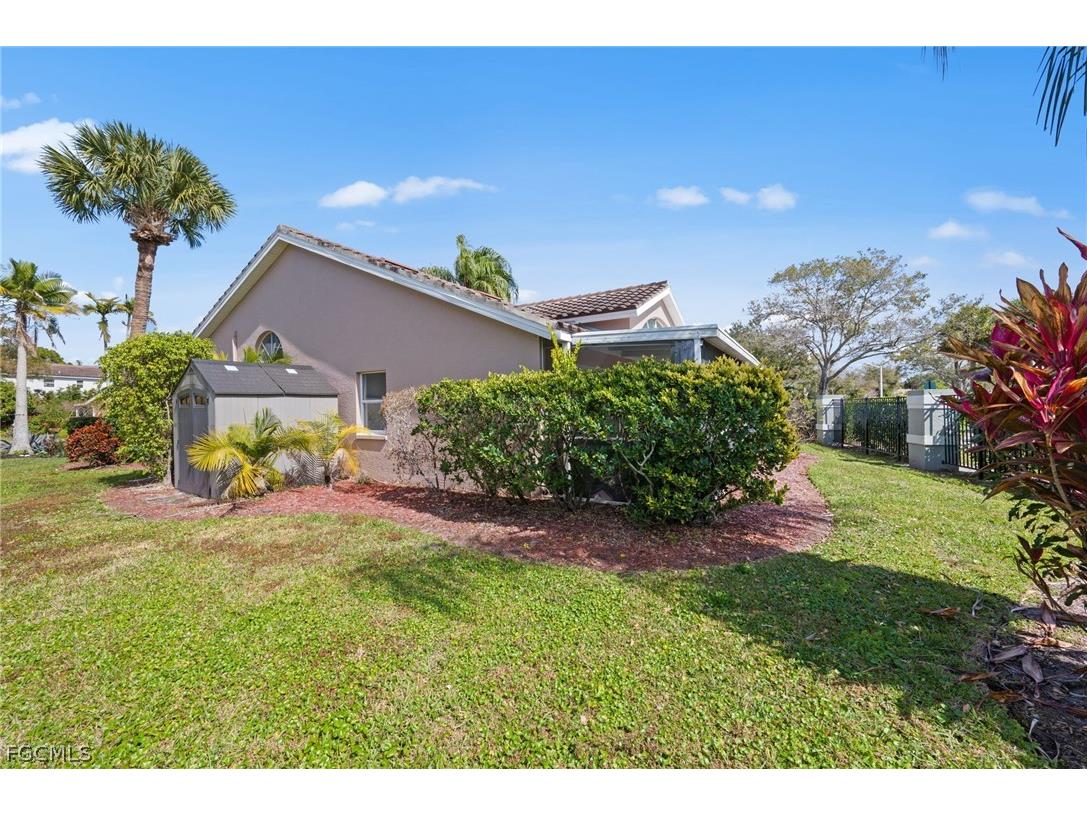 12211 Eagle Pointe Circle Fort Myers FL 33913 2025011466 image36