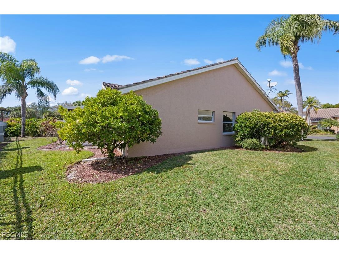 12211 Eagle Pointe Circle Fort Myers FL 33913 2025011466 image39