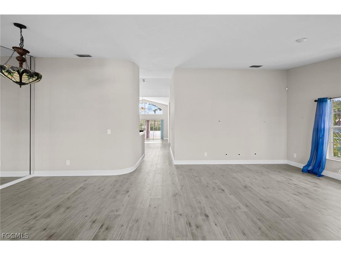 12211 Eagle Pointe Circle Fort Myers FL 33913 2025011466 image5