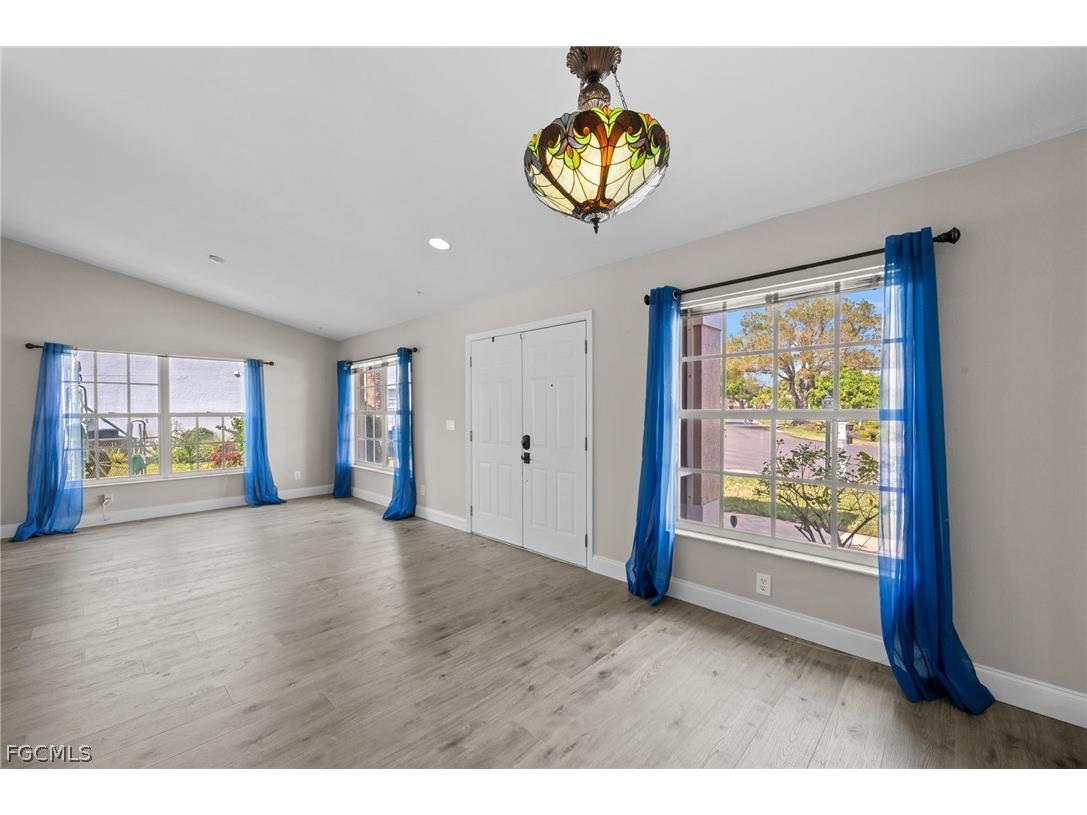 12211 Eagle Pointe Circle Fort Myers FL 33913 2025011466 image9