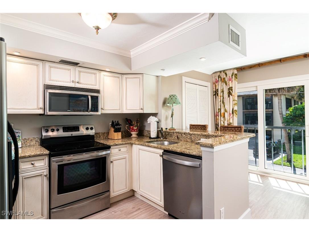 1222 Gordon Drive #14 Naples FL 34102 225073581 image4