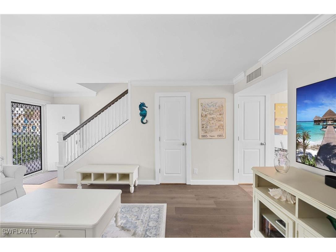 1222 Gordon Drive #15 Naples FL 34102 225071468 image1