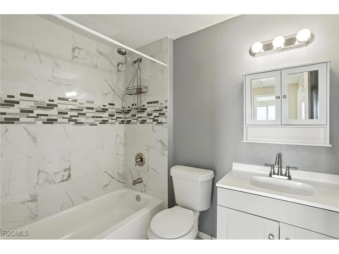 1222 NE 14th Place Cape Coral FL 33909 2025000068 image22