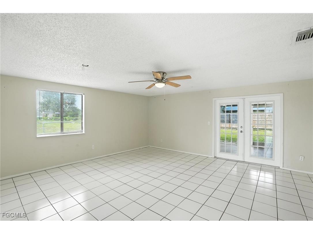 1222 NE 14th Place Cape Coral FL 33909 2025000068 image4