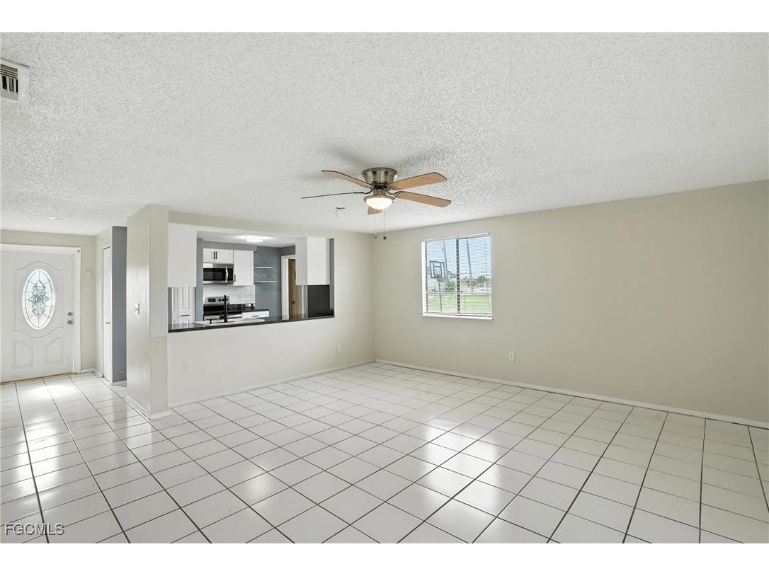 1222 NE 14th Place Cape Coral FL 33909 2025000068 image5