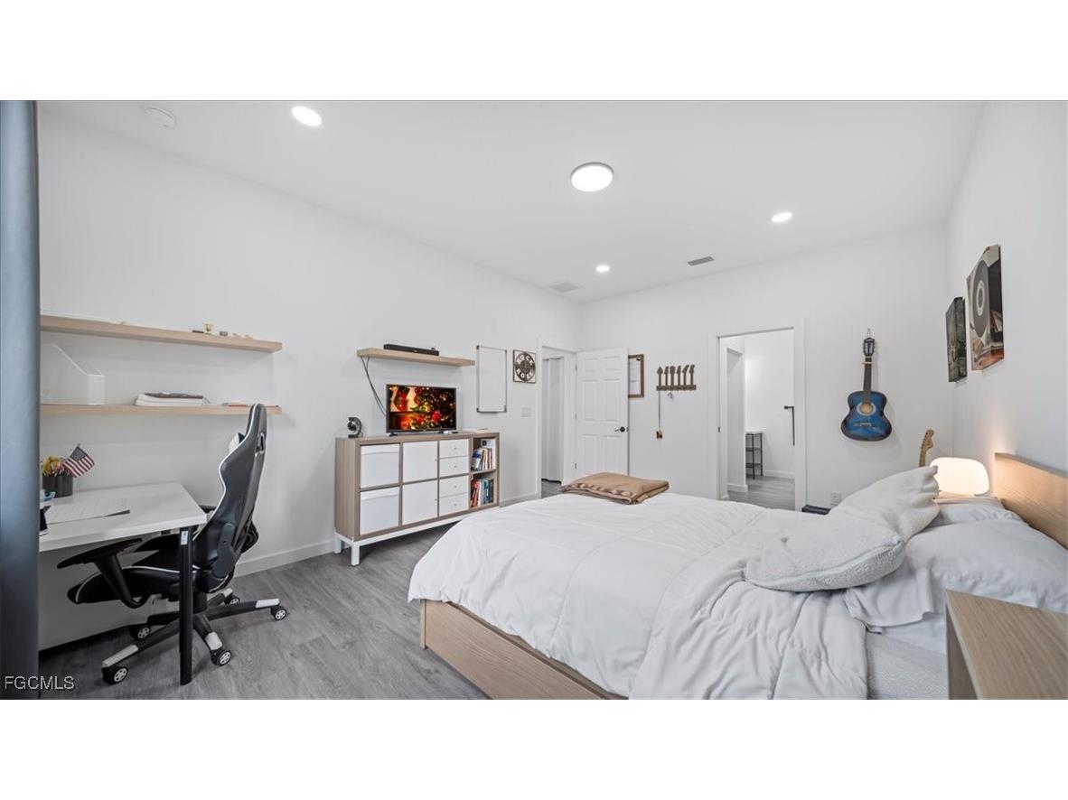 1222 Nelson Road N Cape Coral FL 33993 2025024171 image17
