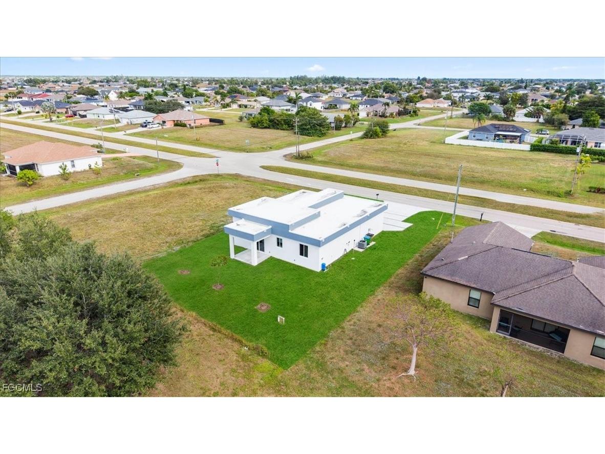 1222 Nelson Road N Cape Coral FL 33993 2025024171 image27