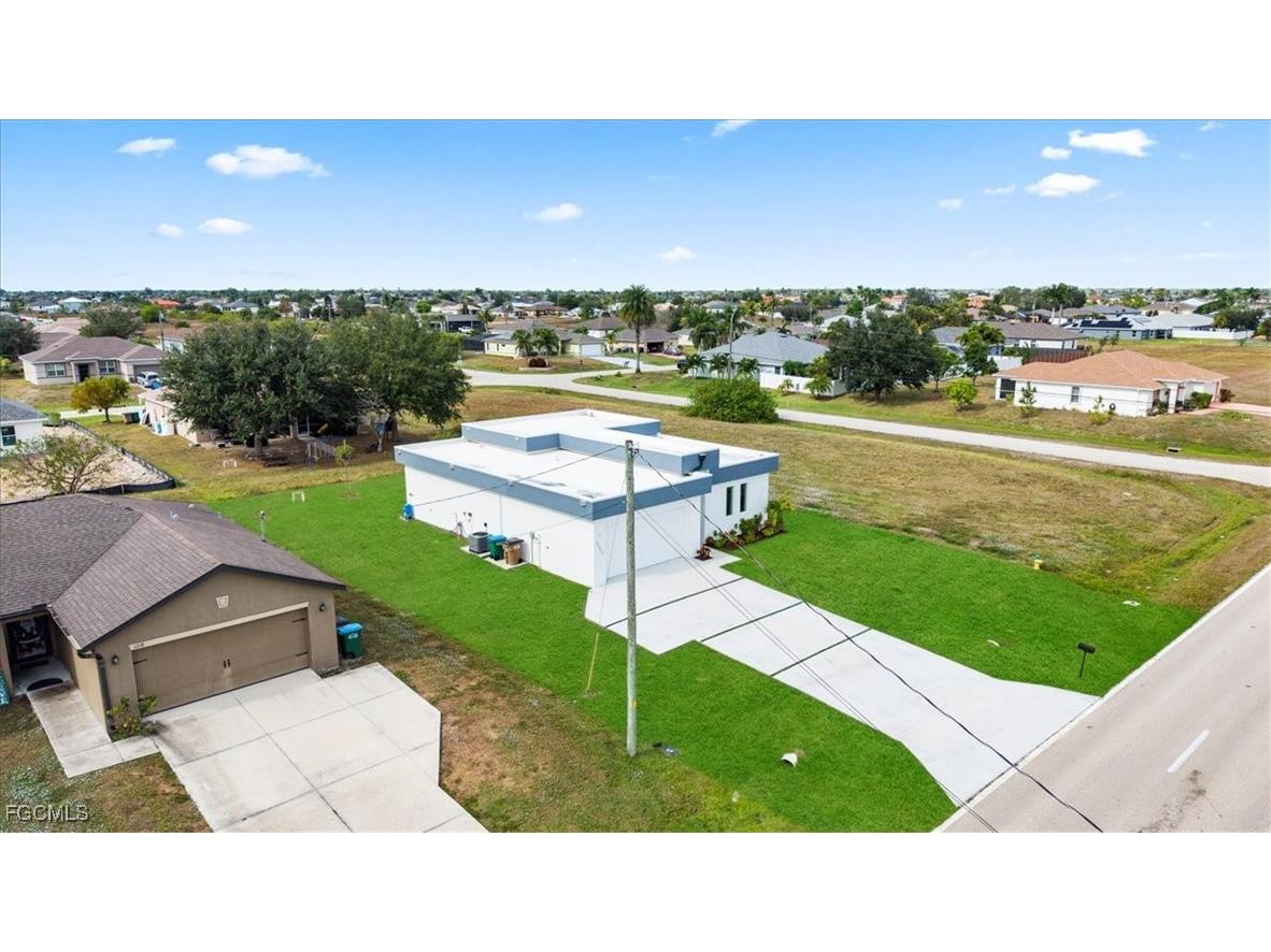 1222 Nelson Road N Cape Coral FL 33993 2025024171 image31