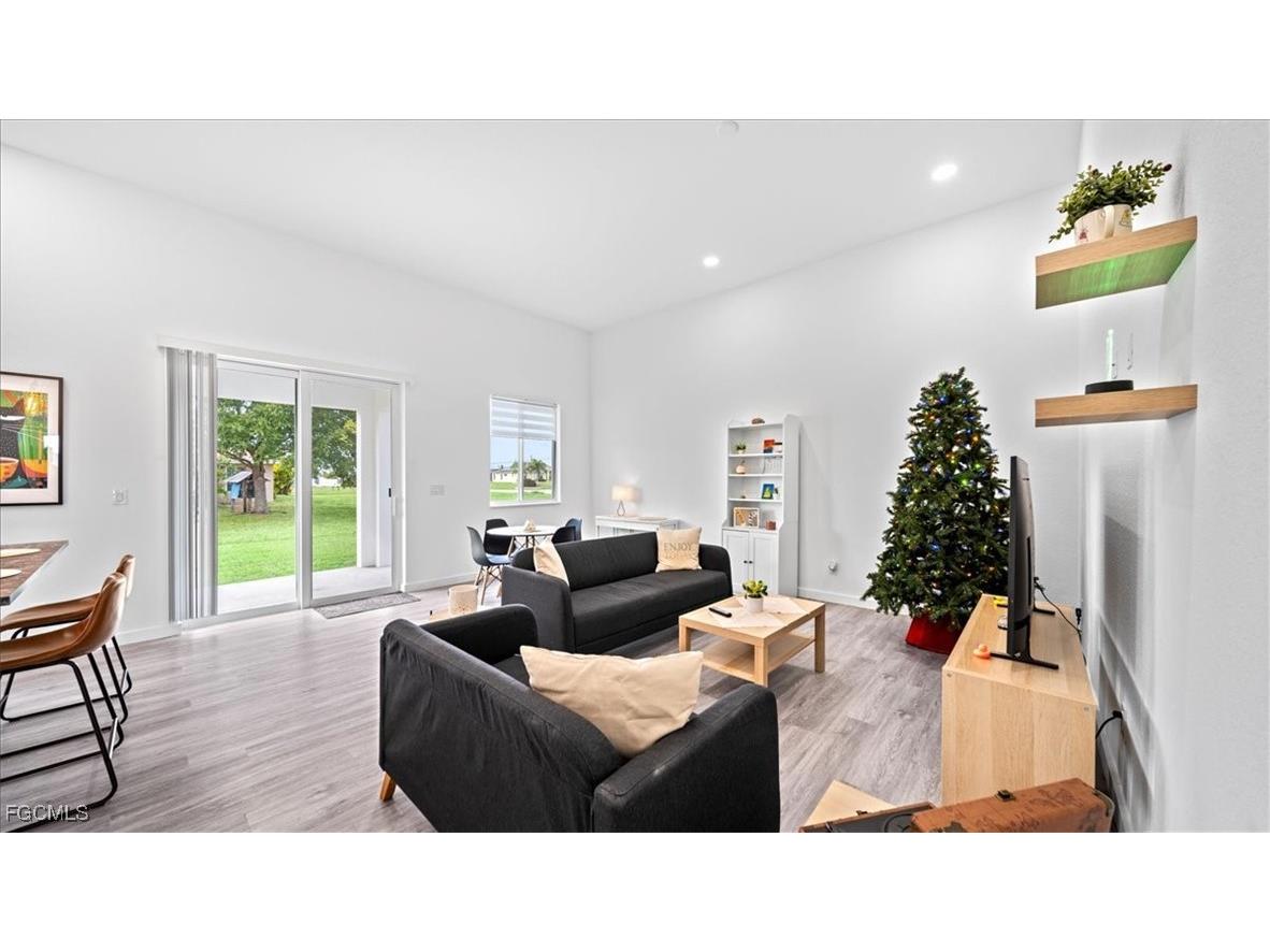1222 Nelson Road N Cape Coral FL 33993 2025024171 image4